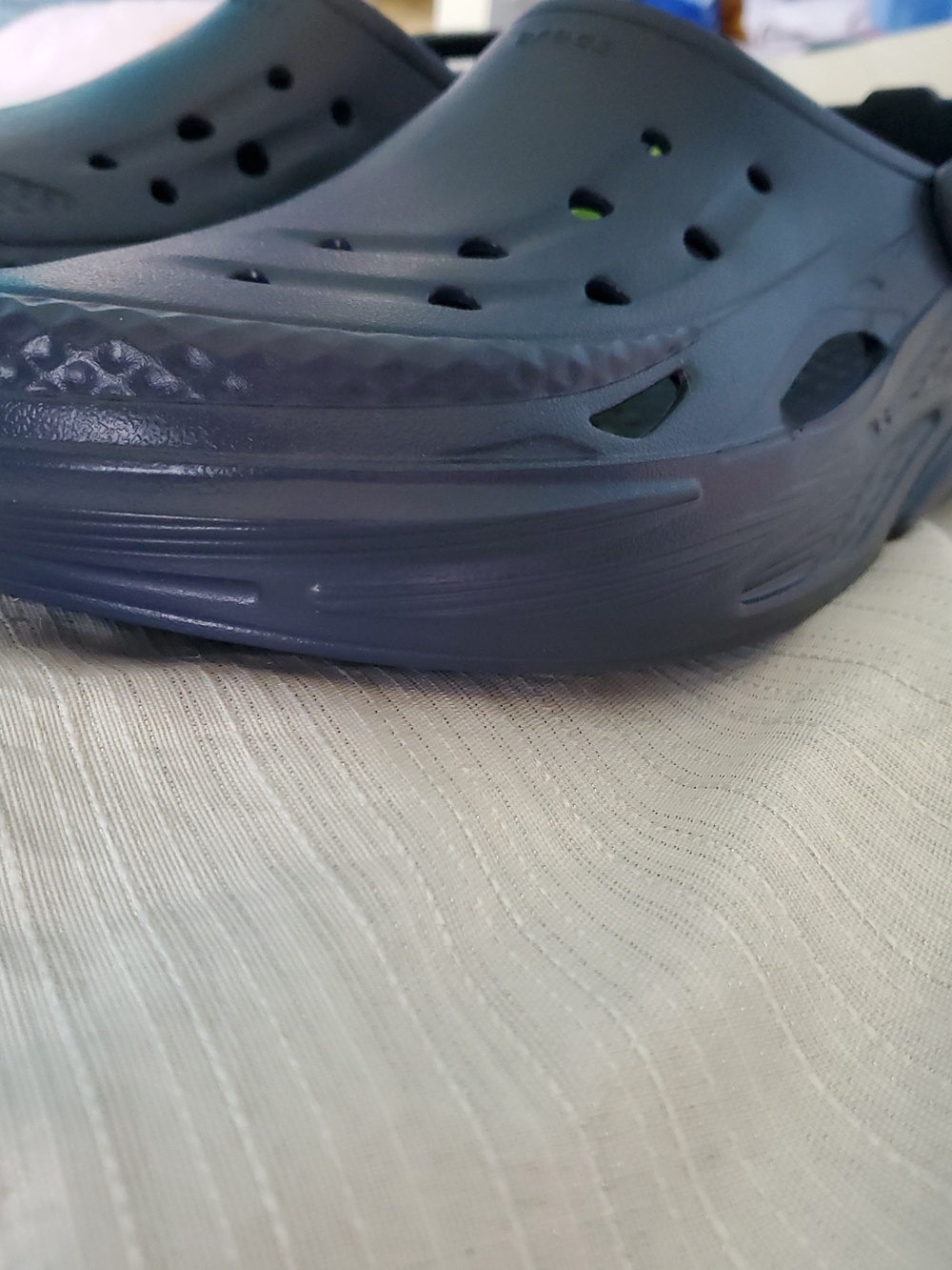 Men's Crocs Navy Off Grid Clog - Picture 7 of 9